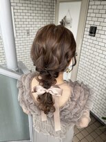 フェリーチェ(Felice)&nbsp;編みおろし ローポニーで ふわふわ 参列ヘア お呼ばれヘア