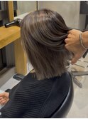 調布白装ぼかしハイライトタッセルボブアッシュベージュカラー
