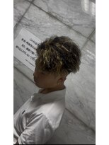 キングオブヘア バイ ノイズ 梅田茶屋町店(KING of hair by NOISM)&nbsp;【大阪梅田】金メッシュツイストスパイラルパーマ