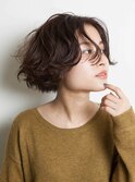 *襟足の短めで動きのあるショートボブ*