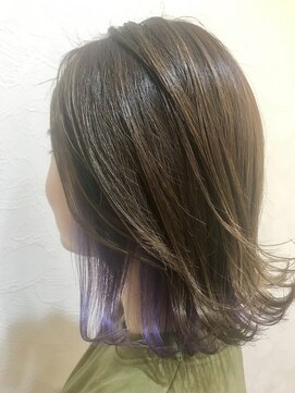 フラット 千葉(Flat.) グレープインナーカラー×外ハネミディJAGARA中央店【千葉】