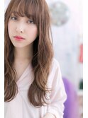 縦落ちウェーブの脱力系・透け感リラクシーロング