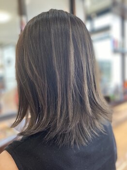 ルッカヘアー(LUCCA HAIR'S)の写真/【ファーストグレイカラーでお悩みの方に】相談し辛い白髪のお悩みはLUCCAにおまかせ☆オシャレな色味も◎