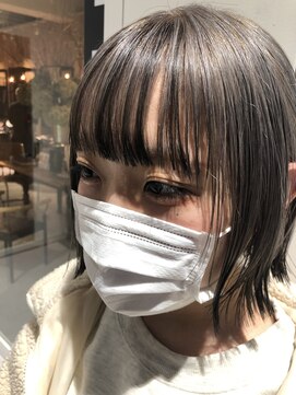 オンザ(ONTHE) ショートボブ ホワイトカラー デザインカラー