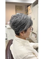 カタチノナイ(katachi-no-nai)&nbsp;大人60代のグレイヘア～Short.ver