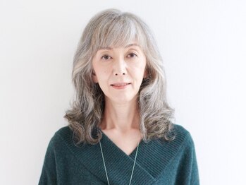 えがお美容室 奈良店の写真/《グレイカラー》白髪染めから白髪を生かしたグラデーションカラーまでお客様に合わせたグレイカラーを♪