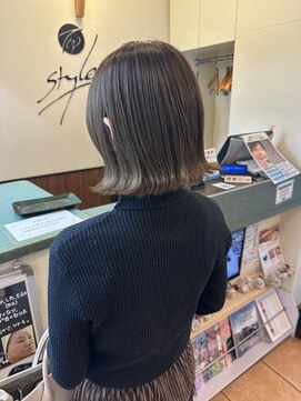 トータルビューティーサロン トップスタイル グレージュヘア×切りっぱなしボブ