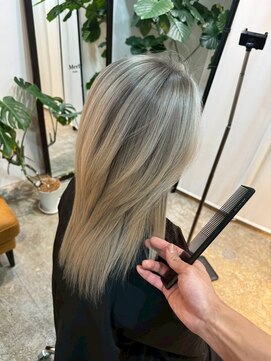 メリー オオサカ(Merly Osaka) high tone balayage