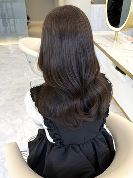 エトワール バイ ヴィンス(etoile by vince) オリーブブラウン/レイヤー/前髪/顔まわり/小顔/髪質改善/縮毛