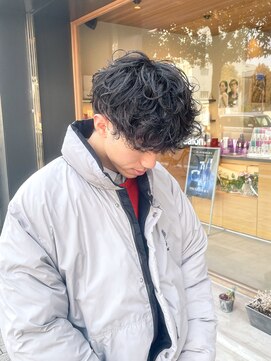 アルジャーノンシロ(ALGERNON shiro) 波巻きシャドウパーマ【中居史也】