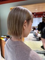 ナチュラル ヘアーデザイニング(Natural hair designing) ぷつっとミニボブ/ハイトーンベージュ/ミルクティーグレージュ