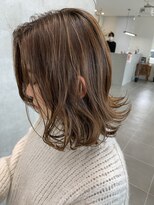 O&nbsp;ツヤ感ハイライト立体感柔らか外ハネロブナチュラル20代30代