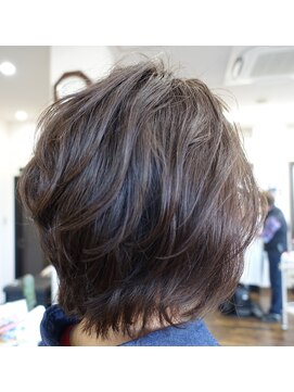 美容室 夢先案内 ショートスタイル+外ハネパーマ