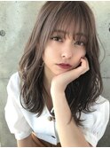 レイヤーセミロングアッシュブラック顔まわり