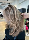 contrast beige balayage