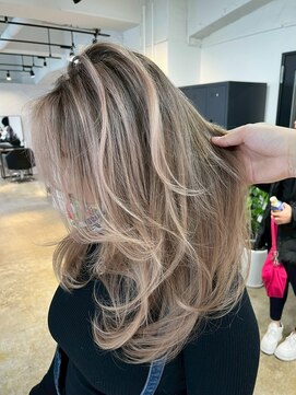 メリー オオサカ(Merly Osaka) contrast beige balayage
