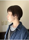 シャープな印象のミニマムマッシュショート