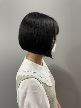 アウラ 近鉄八尾駅前店(Aura) レイヤーカット×イルミナカラー×UPTOGLOSS髪質改善  近鉄八尾