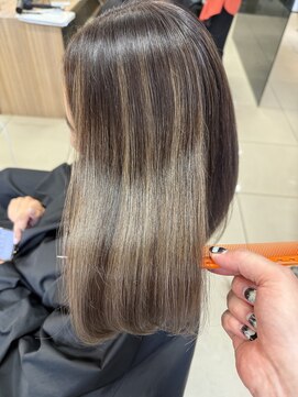 アローム(alom) 【零也】髪質改善酸性ストレート