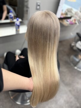 エミーバイモアムー(Emmie byMoremuu) 【あいり】ブロンドベージュ