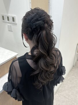 ディティカレスト(Dityca rst) お出かけにもぴったりふわふわポニー