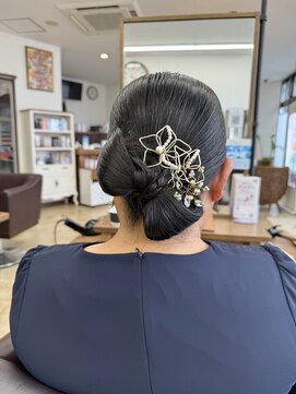 トップスタイル リッチ ナチュラルに華やぐリボンシニヨン