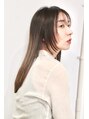 コス(KoS)&nbsp;ウルフ、レイヤーカット得意です。大人な女性らしさも忘れずに。