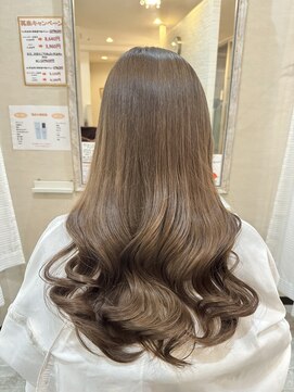 ルンルン(LUNRUN) 寒色ベージュ