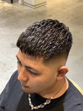 ハングアウト(Hangout) バーバースタイル/フェードカット/クロップスタイル/濡れパン