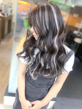 ディア(.eer) 【.eer/ディア】夏休み対応/エクステハイライト/イメチェン