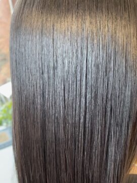 ヘア ミーツ ドレス プレローマ(HAIR meets dress pleroma) ☆美髪ストレートエステ☆