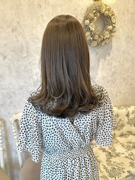 ディーヴァヘアーエズ(DIVA hair Eze) 【kotone】ミディアムレイヤー＊オリーブベージュ