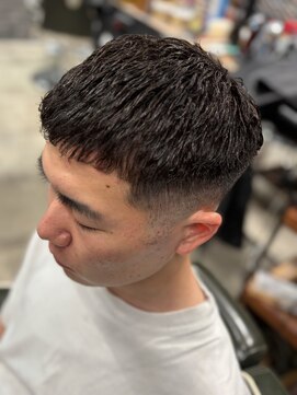 フォーコーナーズカットショップスリーセント 栄(FourCornersCutShop 3/cent) 濡れパンクロップ