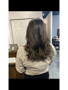 レイリー(LAiLy) 透明感　オリーブ