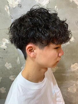 アカ(ACA) メンズマッシュパーマ波巻きツイストスパイラルパーマ札幌大通