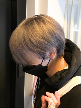 ヘアリゾート粋 ウナム 新宿東口店(enam) ホワイトグレージュ/ショート