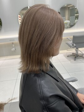 アールプラスヘアサロン(ar+ hair salon) 【ナチュラルベージュウルフ】