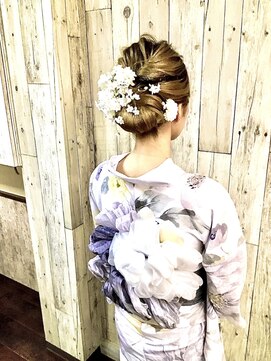 ヘアースペース ムーン(Hair Space MOON) プロが着つけする、着崩れしない浴衣の着付けとヘアセット
