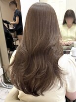 ユニ 表参道(uni)&nbsp;韓国ヘア/レイヤーカット/ヨシンモリ/ベージュカラー/モカムース