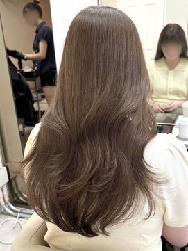 ユニ 表参道(uni) 韓国ヘア/レイヤーカット/ヨシンモリ/ベージュカラー/モカムース