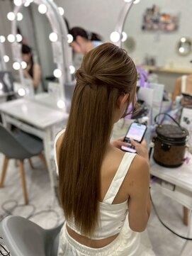 ラモ(RAMO) 艶々ストレートハーフアップ