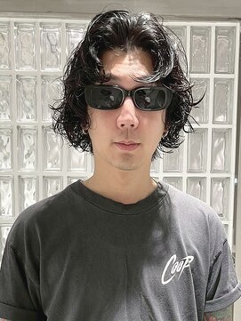 テクネ 天神大名(techne) 天神大名シャドウパーマスパイラルパーマセンターパートウルフ