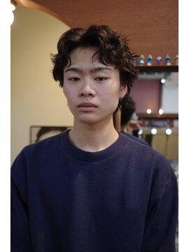 エディ(Edy) メンズセンターパートカルマパーマケアパーマ眉毛カット韓国ヘア