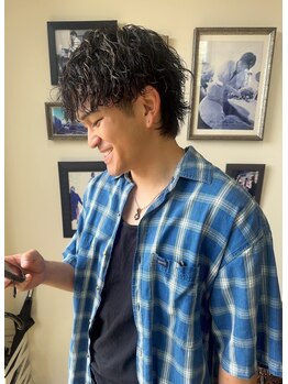 ヒート 佐久店(HEAT)の写真/メンズのおしゃれもHEATにお任せ!人気No.1スタイルはスパイラルパーマ◎朝のセットもラクに♪