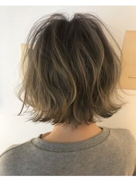 ジーナ(XENA) グレージュBOB