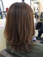 アールモンドヘア新世界&nbsp;ミディアムローレイヤースタイル