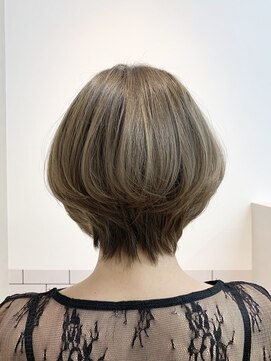 ザ ラフター バイ ラブズ ラフズ 戸畑朝日ヶ丘店(THE LAUGHTER by Loves Laughs) セピアグリーンジュ×美！前下がりショートボブ(バック)