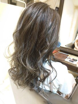 アレクサンドルオブカラーズカナザワ(ALEXANDRE OF COLORS KANAZAWA) ブリーチなしグレージュ☆