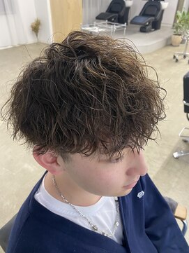 ガーデン オオタカノモリ(garden otakanomori) 波巻きパーマ/メンズマッシュ/ツーブロック/大人メンズヘア