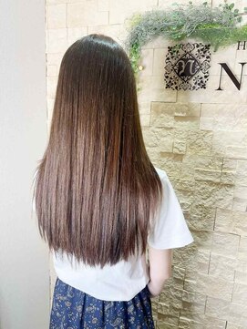 ナトゥーラ 八事店(Natura) ブラウンナチュラル外レートロングサラツヤ髪